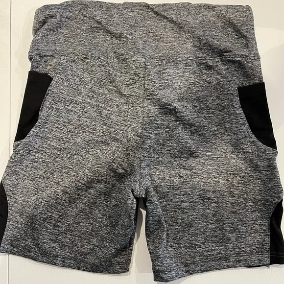 Shorts - Picture 3 of 3